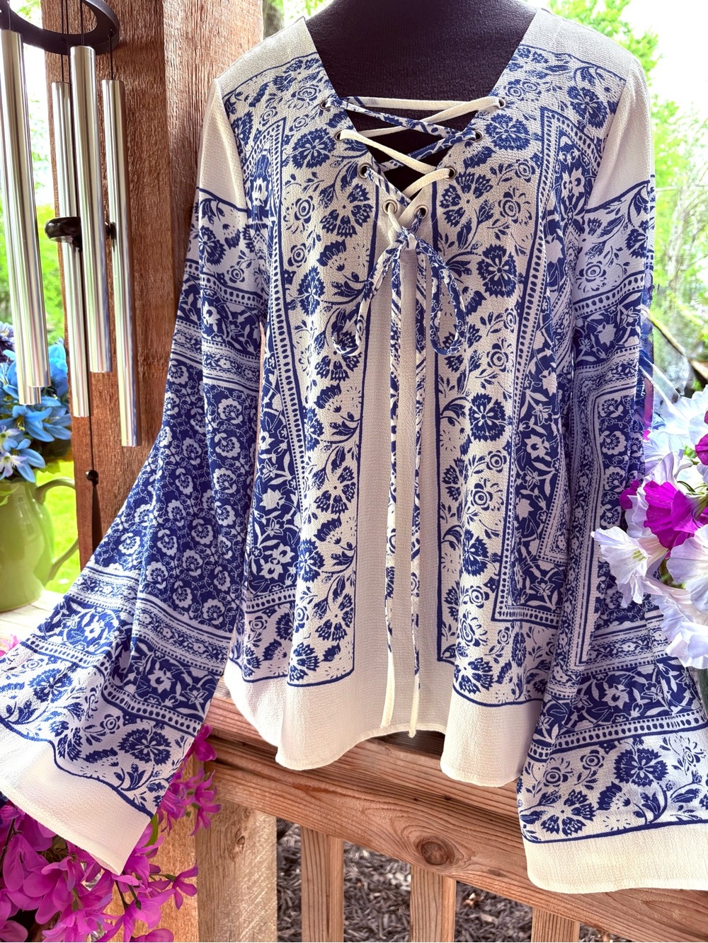 Blu Pepper Boho Peasant Blue/White Floral Tie V Neck Crepe Flare Sleeve Blouse
